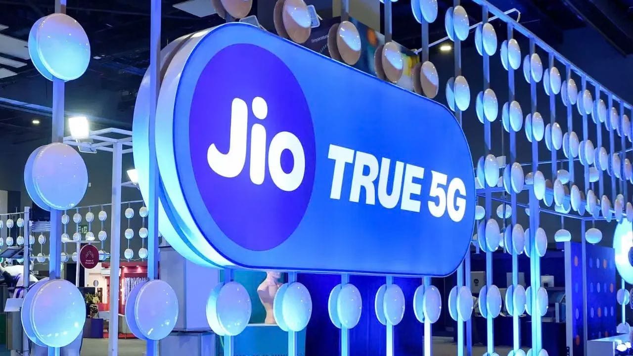 डेटाची मर्यादा संपल्यानंतर, इंटरनेटचा वेग 64 Kbps पर्यंत कमी होतो, परंतु डेटा वापर सुरूच राहतो.