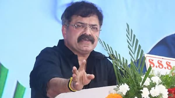 बॉलिवूड अभिनेता टायगर श्रॉफवर रविवारी भर रस्त्यात त्याच्या कारवर गोळीबार करण्यात आला. तीन आरोपींनी त्याच्या कारवर गोळीबार केला. या गोळीबारात टायगर थोडक्यात बचावला. टायगरनंतर आता शरद पवार गटाचे आमदार जितेंद्र आव्हाड यांनाही जीवे मारण्याची धमकी मिळाल्याची घटना उघडकीस आली आहे.