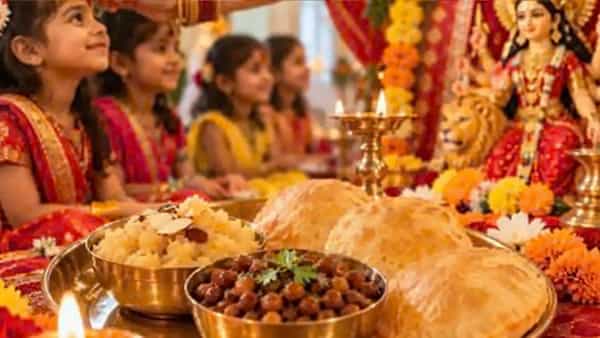 Navratri 2026: कन्या पूजन करताना चुकूनही करू नका 'या' चुका