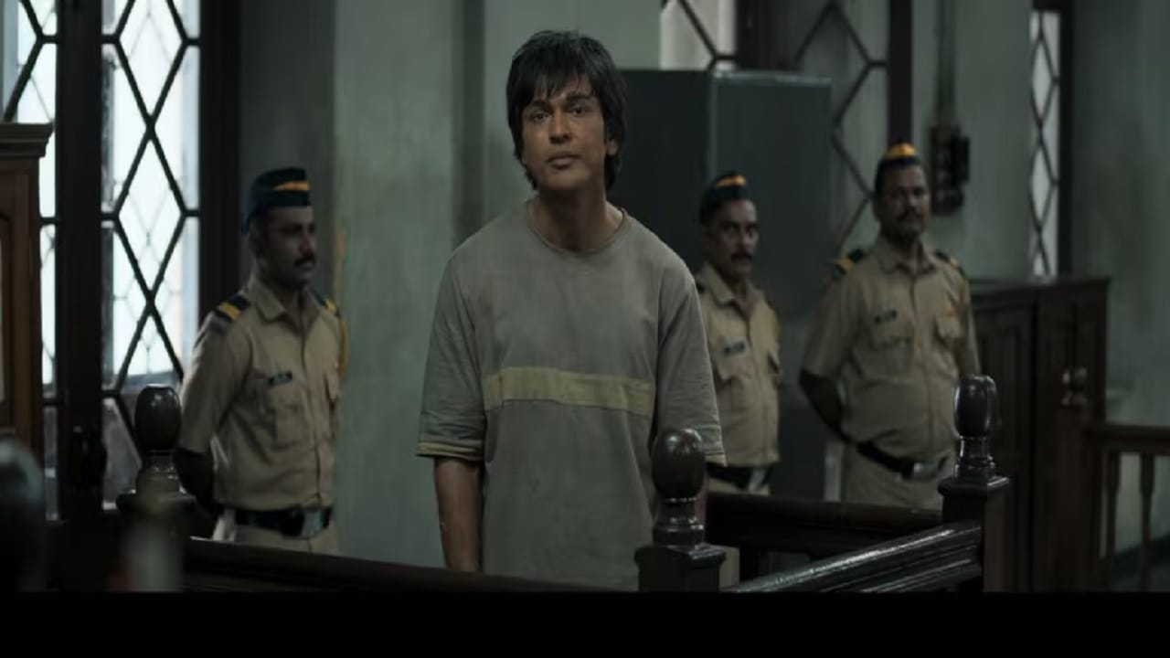 सिनेमाचा ट्रेलर इन्स्टाग्राम स्टोरीवर पोस्ट करत प्राजक्ता म्हणाली, 'सुपर... मला तू आदित्यपेक्षा जास्त कसाबच्या भूमिकेतच का जास्त आवडलाय कळेना... असं वाटतंय हा ट्रेलर तुझ्यासाठीच बनला आहे. पण तुझ्यामुळेच मी फर्स्ट डे फर्स्ट शो पाहू शकणार नाही.'