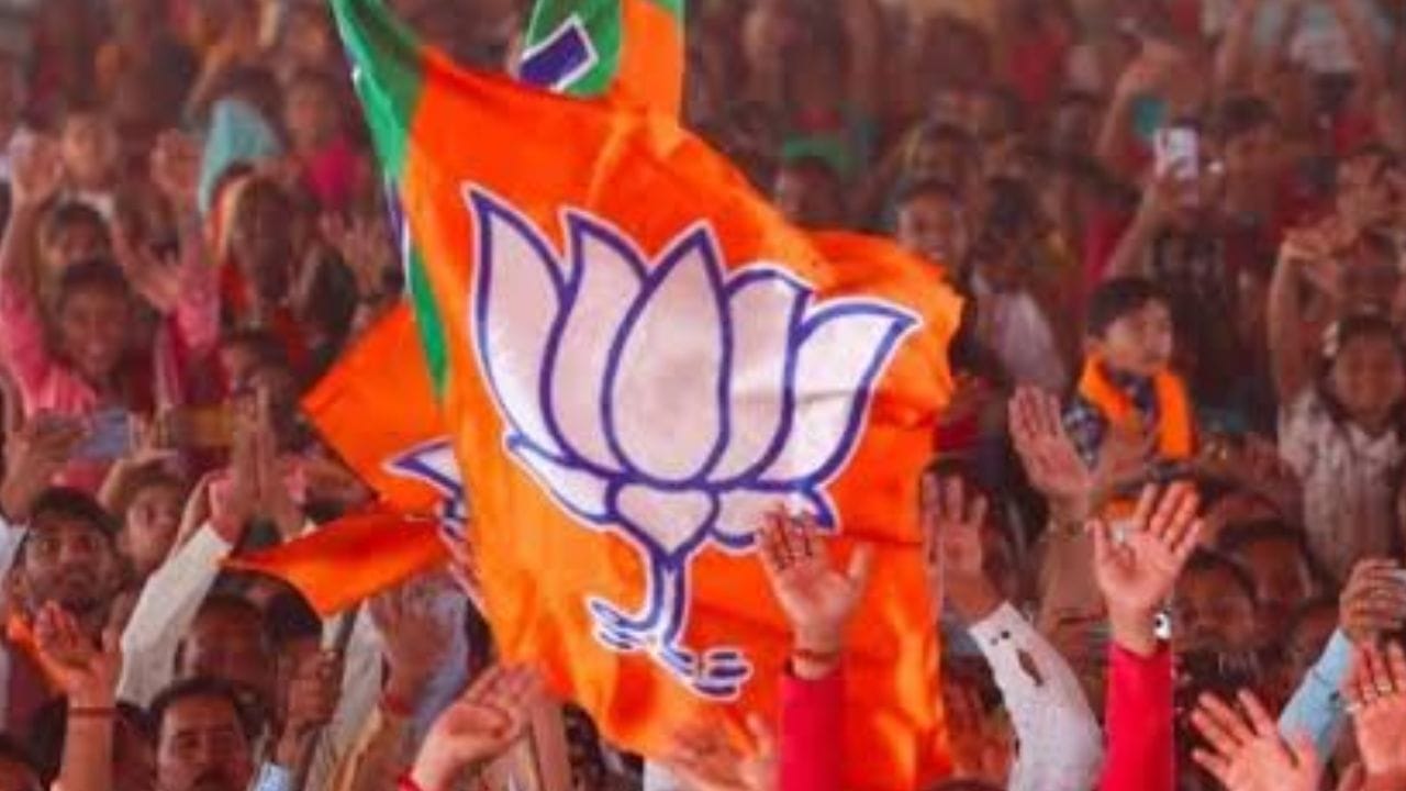 विधानपरिषदेच्या निकालानंतर भाजप नेते केशव उपाध्ये यांनी महायुतील सवाल केला आहे. त्यांनी 'एक्स'वर पोस्ट करत सवाल केला आहे.