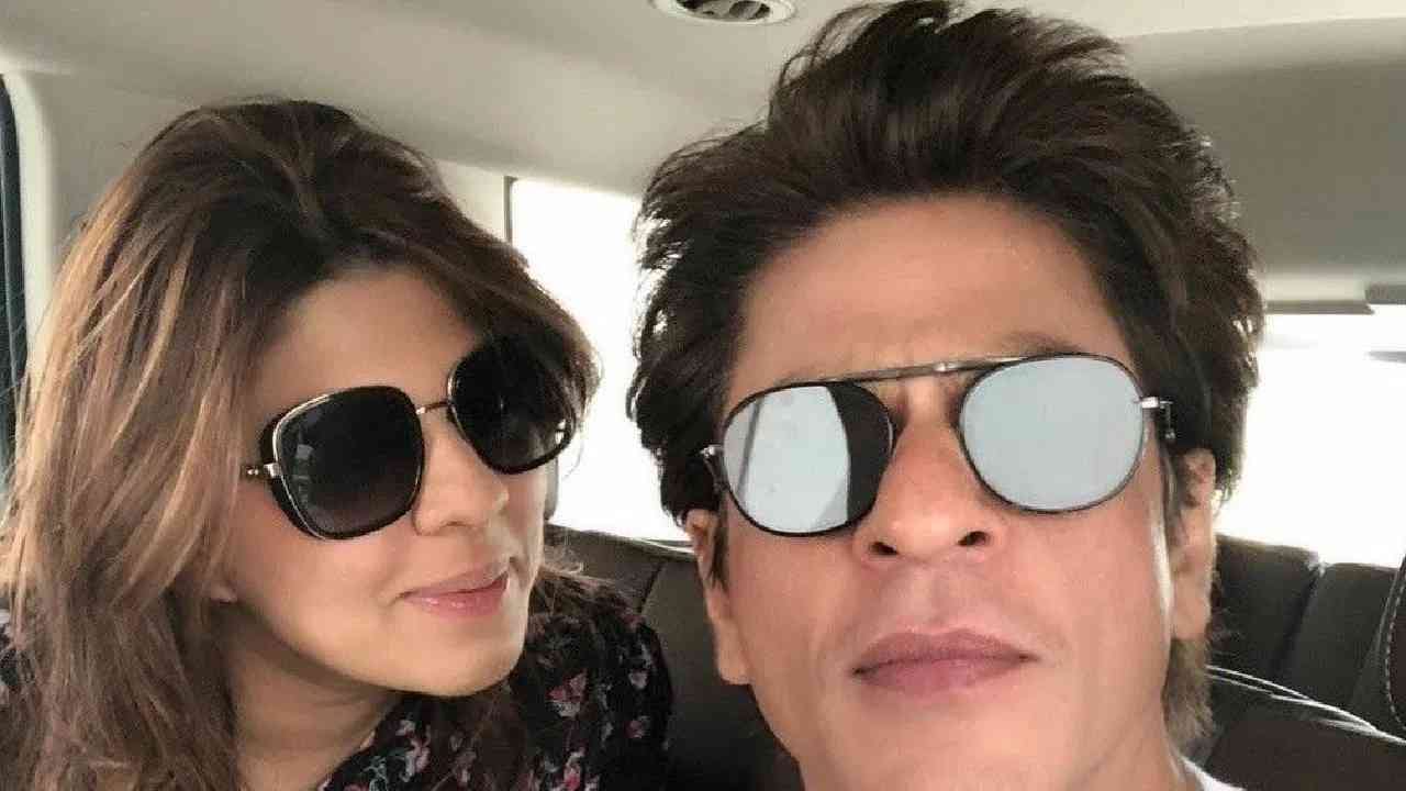 शाहरुख खानची जितकी चर्चा होते. तितकीच त्याच्यासोबत सतत सावलीसारख्या दिसणाऱ्या पूजा ददलानीची सुद्धा होते. शाहरुखच्या आधी सुद्धा पूजा ददलानीने अनेक मोठमोठ्या स्टार्ससोबत काम केलय. पूजा ददलानी सुद्धा कमी श्रीमंत नाहीय.