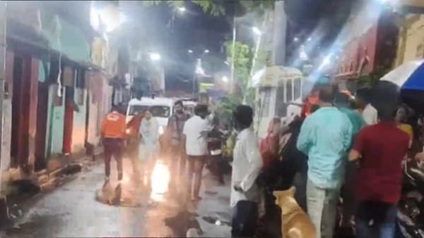 देश सुन्न! कोलकाता शहरात दूर्गापूजेत मोठी चेंगराचेंगरी, तब्बल 17 जणांचा मृत्यू