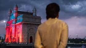 Lalit Prabhakar : सफेद कुर्ता, पायात कोल्हापूरी चप्पल... प्रहारानंतरचा ललितचा लूक चर्चेत