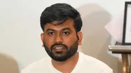 Abhijeet Dipke : अभिजीत दिपके यांना अमेरिकेतून निधी पुरवला जातोय...प्रसिद्ध गायिकेचा दावा, काय म्हणाली?