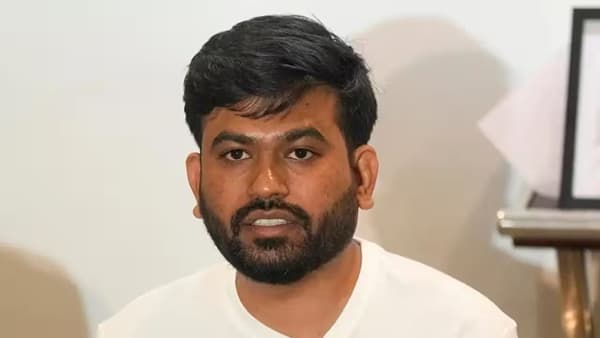 Abhijeet Dipke : अभिजीत दिपके यांना अमेरिकेतून निधी पुरवला जातोय...प्रसिद्ध गायिकेचा दावा, काय म्हणाली?