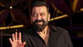 Sanjay Dutt : इथे सिगारेट... संजय दत्तनं सांगितला तुरुंगातील थक्क करणारा अनुभव