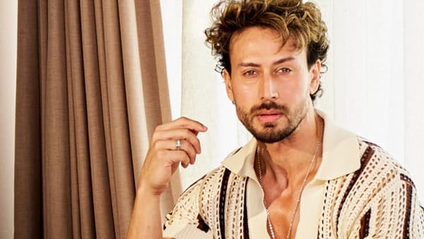 Tiger Shroff : मोठी बातमी, टायगर श्रॉफच्या गाडीवर गोळीबार, पोलिस तपास सुरू