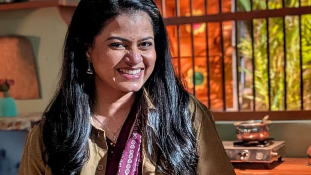 आता दीप ज्योतीला आपल्या प्रेमाची कबुली देण्यासाठी चक्क ग्रँड प्रपोजलची तयारी करणार आहे. आता हे खास प्रपोजल नक्की काय असणार ? त्यांच्या नात्याला कोणतं नवं वळण मिळणार ? याची उत्सुकता प्रेक्षकांना लागली आहे.