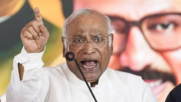 Mallikarjun Kharge : खरगेंच्या त्या वक्तव्याने भाजप आक्रमक; मोदींच्या वडिलांबाबतच्या टिप्पणीवर देशभरात आंदोलनं