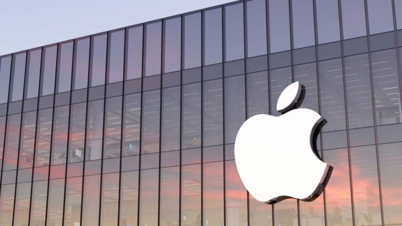 Apple ने 13 ऑक्टोबर 2026 ला न्यूयॉर्कमध्ये 'Wecome Home नावाचा खास कार्यक्रम आयोजित केला आहे. ज्यामध्ये रोजच्या कामात लागणार्या वस्तूंचे प्रदर्शन (smart Hub ) भरणार आहे.पण याच वस्तूंना Apple स्मार्ट आणि आपल्याला Ai चा टच देणार आहे. लवकरच त्या वस्तू भारतात देखील उपलब्ध होणार आहेत.