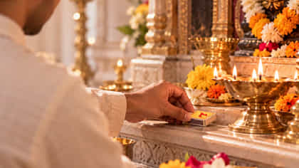 मंदिरात काडीपेटी दान करणे असते शुभ, फक्त 'या' दोन दिवशीच करा दान.