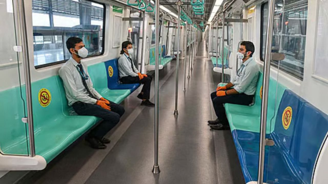 मानपाडा-काटई नाका ते तळोजा मेट्रो मार्गिका पुढील साडेतीन वर्षात पूर्ण करण्याचे निर्देश मुख्यमंत्री देवेंद्र फडणवीस यांनी यावेळी दिले. मंत्रिमंडळ पायाभूत सुविधा समितीची बैठक मंत्रालयातील मंत्रिमंडळ कक्षात झाली. या बैठकीचे अध्यक्ष स्थान मुख्यमंत्री देवेंद्र फडणवीस यांनी भूषवले होते.