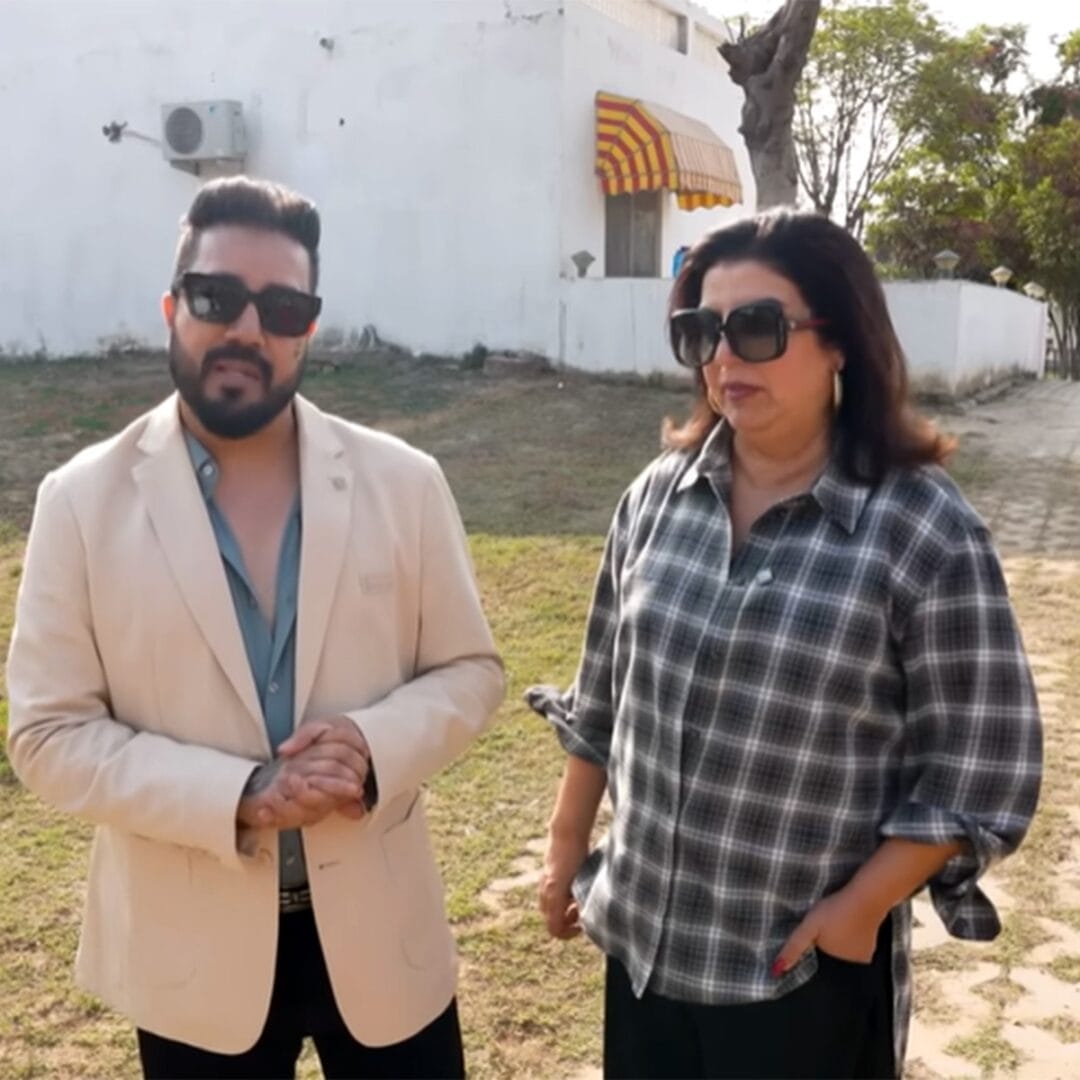 मीकाच्या फार्महाऊसची खासियत म्हणजे तिथे पोहोचण्याचा अनुभवच वेगळा आहे. विमानाने प्रवास केल्यानंतर कार, त्यानंतर बोट आणि काही वेळा घोड्यावरूनही फार्महाऊसपर्यंत जावं लागतं. आपल्या श्रीमंत मित्रांकडे महागड्या गाड्या आहेत, पण घोडे आणि बोट नाहीत, असं सांगत मीकाने याबाबत मिश्कील किस्साही सांगितला.