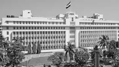 Maharashtra Mantralaya Mumbai : मुंबईतील मंत्रालयाची भव्य इमारत नेमकी कुणी उभारली? काय आहे इतिहास?