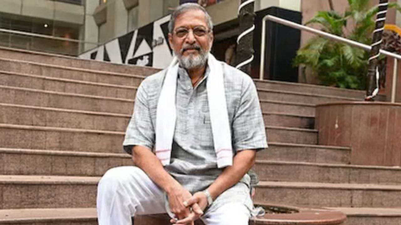 खरंतर कमर्शियल आर्ट्सचा आता संबंध ग्राफिक डिझाइनशी आहे. संगणक आणि सॉप्टवेअरच्या काळात कमर्शियल आर्टिस्ट आता हे ग्राहक किंवा कंपनीच्या गरजेनुसार काम करतात. काही वर्षांपूर्वी कमर्शियल आर्टिस्ट हे पोस्टर आणि बॅनर रंगवण्याचे काम करायचे.