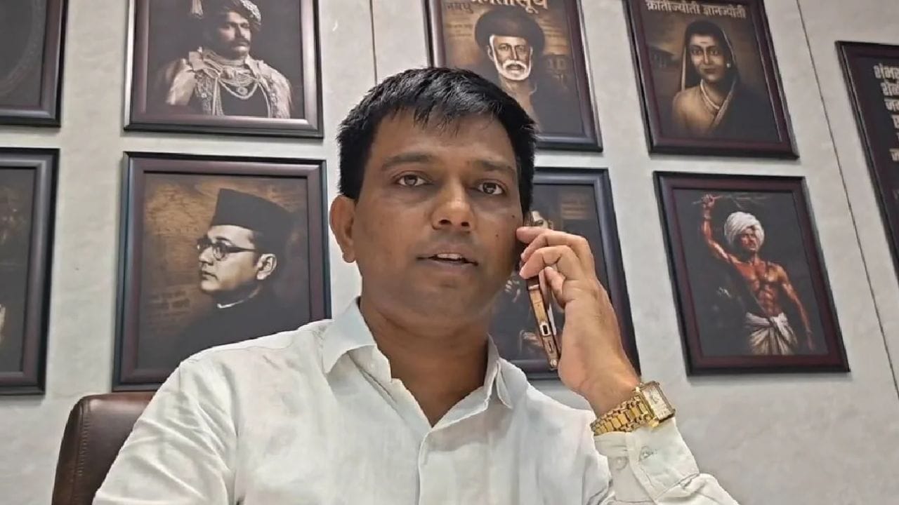 मोठी बातमी! कराळे मास्तर गेम फिरवणार? नागपूर पदवीधर मतदारसंघात भाजप, काँग्रेसचं टेन्शन वाढलं, मतमोजणीमध्ये थेट... मोठी बातमी! कराळे मास्तर गेम फिरवणार? नागपूर पदवीधर मतदारसंघात भाजप, काँग्रेसचं टेन्शन वाढलं, मतमोजणीमध्ये थेट...