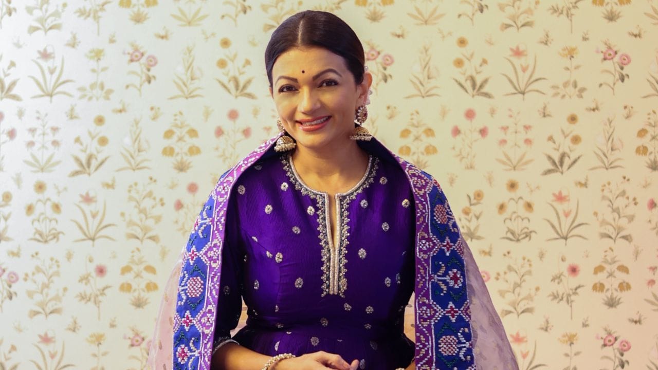 प्राची शाह पांड्या या अभिनेत्री असण्यासोबतच उत्तम कथ्थक नृत्यांगना आहेत. त्यांनी अनेक हिंदी मालिकांमध्ये काम केले असून, त्यांना मराठी भाषेचेही चांगले ज्ञान आहे. 2005 मध्ये त्यांनी लेखक-दिग्दर्शक विश्वास पांड्या यांच्याशी विवाह केला. त्यांना एक मुलगी आहे. अभिनयासोबतच त्या सध्या सितार वादनही शिकत आहेत.