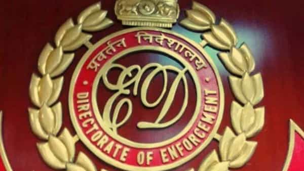 पॅनकार्ड क्लब घोटाळ्यात ईडीने महाराष्ट्रासह ९ राज्ये आणि केंद्रशासित प्रदेशांतील ऑफिस, हॉटेल, रिसॉर्ट, जमीन आणि निवासी मालमत्तांवर धाडी टाकल्या आहेत.