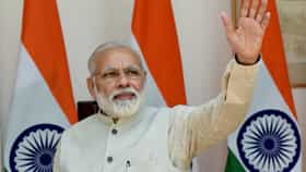 PM MODI यांचे अखंड 25 वर्षांचे नेतृत्व, केंद्रीय मंत्रिमंडळाने केला अभिनंदनाचा ठराव, १० ठळक वैशिष्ट्ये काय?