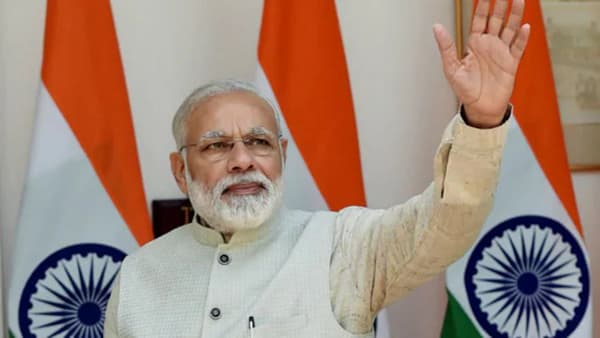 PM MODI यांचे अखंड 25 वर्षांचे नेतृत्व, केंद्रीय मंत्रिमंडळाने केला अभिनंदनाचा ठराव, १० ठळक वैशिष्ट्ये काय?