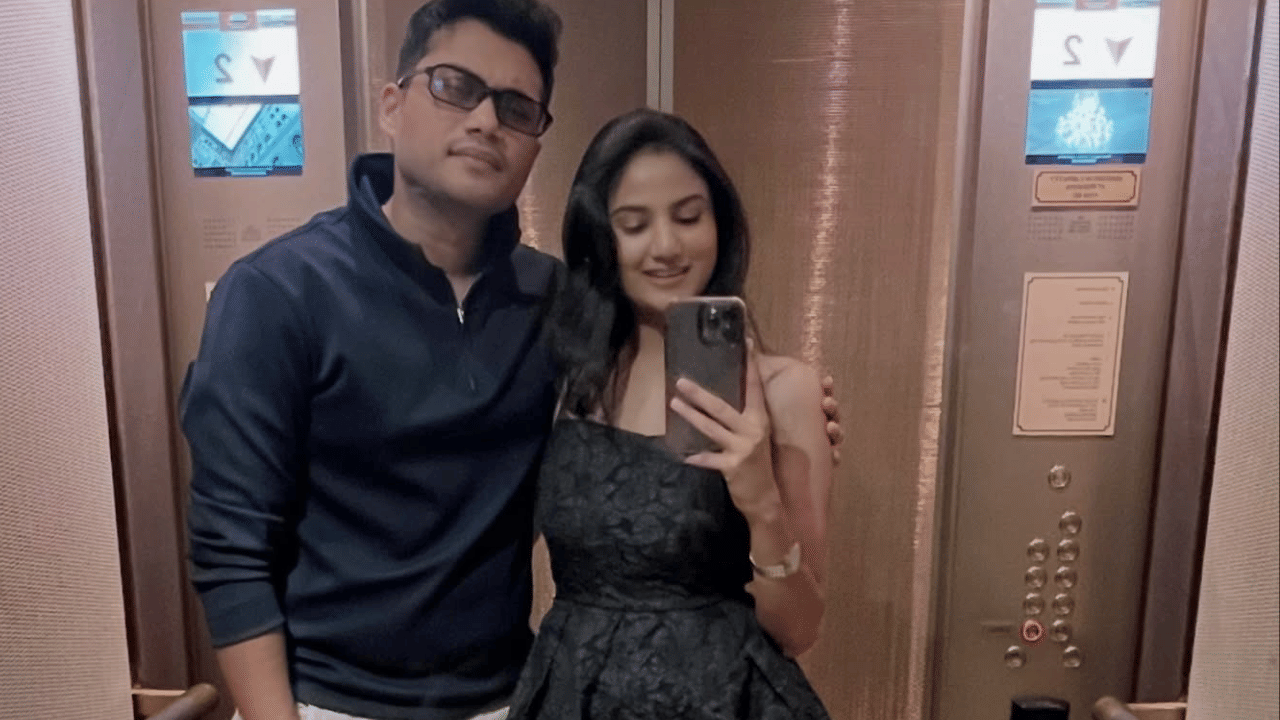पुढे सोहम म्हणतो की," या एक ते दीड वर्षात मला तिने खूप काही गोष्टी शिकवल्या आहेत. खूप काही गोष्टी तिने माझ्यासाठी अॅडजस्ट केल्या आहेत. तिच्यासाठी वेळेचं खूप महत्त्व आहे. पण ती गोष्ट तिने माझ्यावर कधीच लादली नाही. "