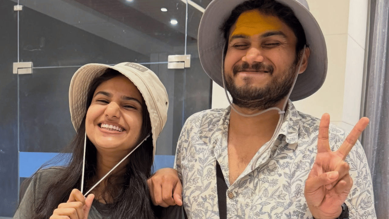 पूजा बिरारी आणि सोहम बांदेकर यांच्या एका मुलाखतीची चर्चा सुरु आहे. 2 डिसेंबर 2025 रोजी दोघे विवाहबंधनात अडकले आहे. यानंतर त्यांनी अनेक ठिकाणी एकत्र मुलाखती दिल्या होत्या. यातच त्यांनी नुकतीच त्यांनी एक मुलाखत दिली आहे.