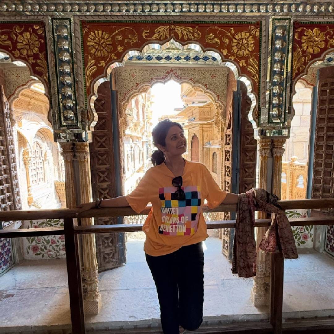 प्राजक्ता माळीने आपल्या पोस्टमध्ये राजस्थानला भेट देण्याची इच्छा किती जुनी होती, हे सांगितलं आहे. राजस्थानला जायचं, अशी इच्छा तिने घरच्यांकडे वारंवार व्यक्त केली होती. या सहलीसाठी ती सतत आग्रह करत होती. अखेर तिची ही इच्छा पूर्ण झाली आणि तिला राजस्थानला जाण्याची संधी मिळाली.
