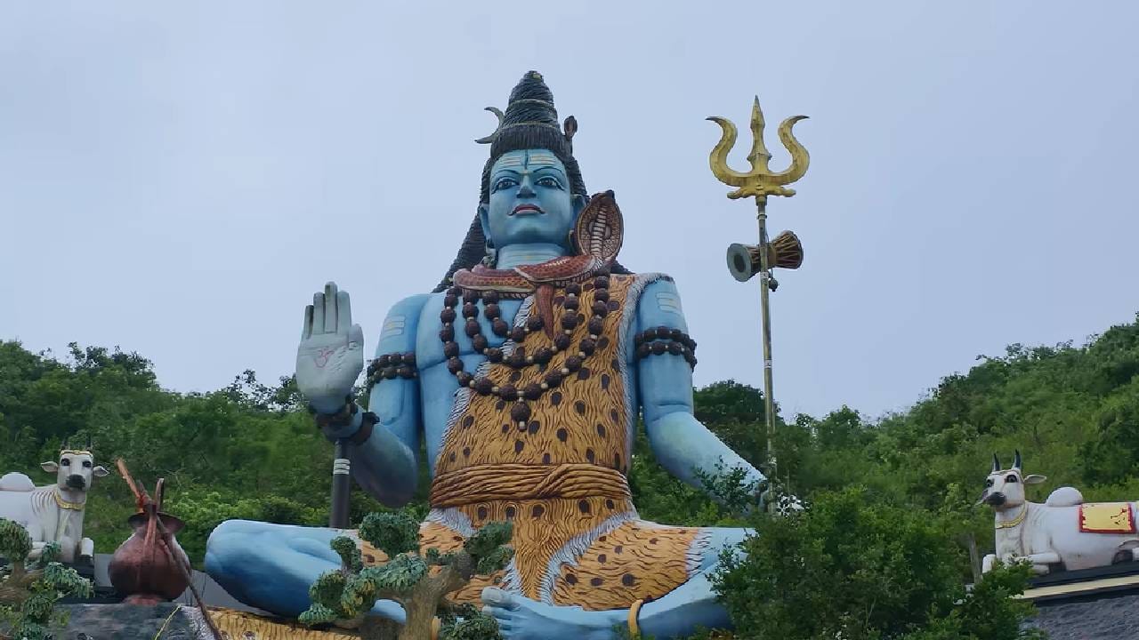 कमी बजेटमध्ये तयार होऊन अपेक्षेपेक्षा मोठं यश मिळवणाऱ्या ‘हनुमान अंश’ या हिंदी चित्रपटासोबतही ‘प्रेमदा ऊराली’ची तुलना केली जात आहे. ‘हनुमान अंश’नेही सुरुवातीच्या मर्यादित कमाईनंतर प्रेक्षकांचा प्रतिसाद मिळवत बॉक्स ऑफिसवर मोठी झेप घेतली होती.