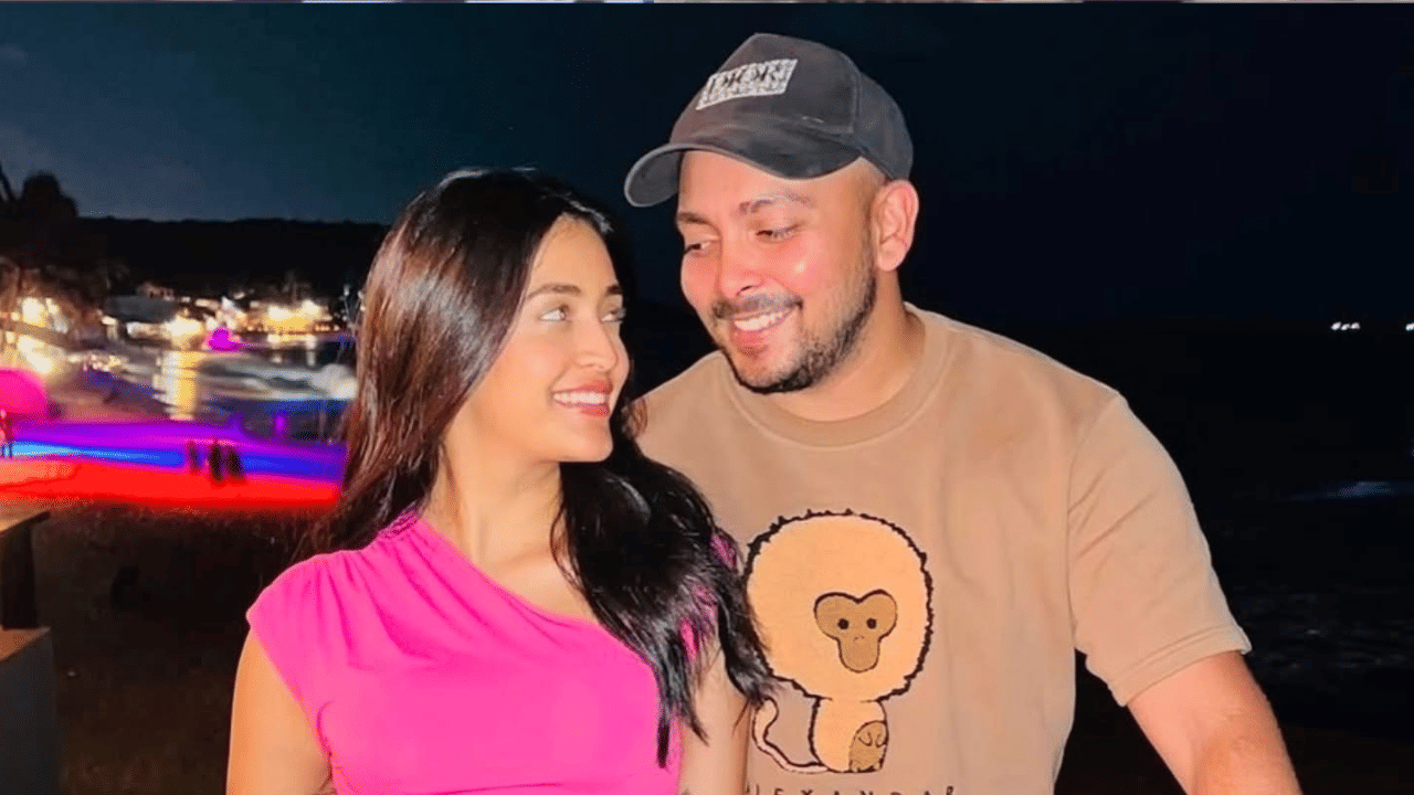"मी फेमसाठी केलेले नाही. मी स्वत: माझे नाव कमावले आहे. माणूस समोरच्याचे पैसे बघत नाही, स्वभाव बघतो. लोकांना फक्त ट्रोल करता येते. नेरेटिव्ह सेट करुन ठेवतात. " असंही आकृती अग्रवाल म्हणाली.