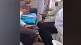 Pune : बारामतीत पैसे वाटपाचा व्हिडिओ व्हायरल; अजित पवारांच्या राष्ट्रवादीशी संबंधित व्यक्ती असल्याचा दावा, राजकीय वर्तुळात खळबळ