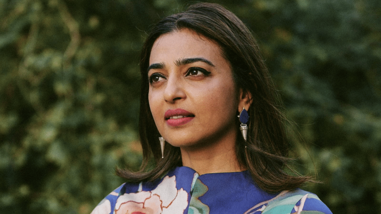 "आजही माझं माझ्या कामावर तितकेच प्रेम आहे. अभिनय करताना मला आजही तितकाच आनंद मिळतो. पण पूर्वी अशी मानसिकता होती की काहीही करून काम मिळवायचंच. त्यासाठी अनेकदा विना मोबदलाही काम केलं, एखाद्या व्यक्तीसोबत काम करण्यासाठी किंवा एखादी भूमिका मिळवण्यासाठी मी तडजोड करायला तयार असायचे. आता मात्र तसे काही राहिलेलं नाही."