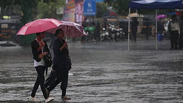 कोकणला परतीच्या पावसाने झोडपले, मुंबई- ठाणे मात्र कोरडे, उद्याही या भागात सरींची शक्यता