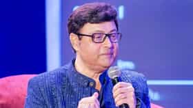 Sachin Pilgaonkar : त्यांच्यासमोर मानसन्मान स्वीकारताना Embarrassing वाटतं',  सचिन पिळगांवकर असं कोणाबद्दल म्हणाले ?