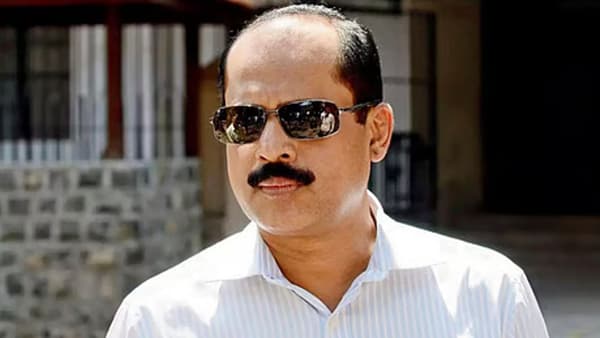 अँटेलिया स्फोटक प्रकरणात सचिन वाझेबद्दल धक्कादायक दावा, NIA ने दहशतवादी संघटनेचं कनेक्शन आणलं समोर