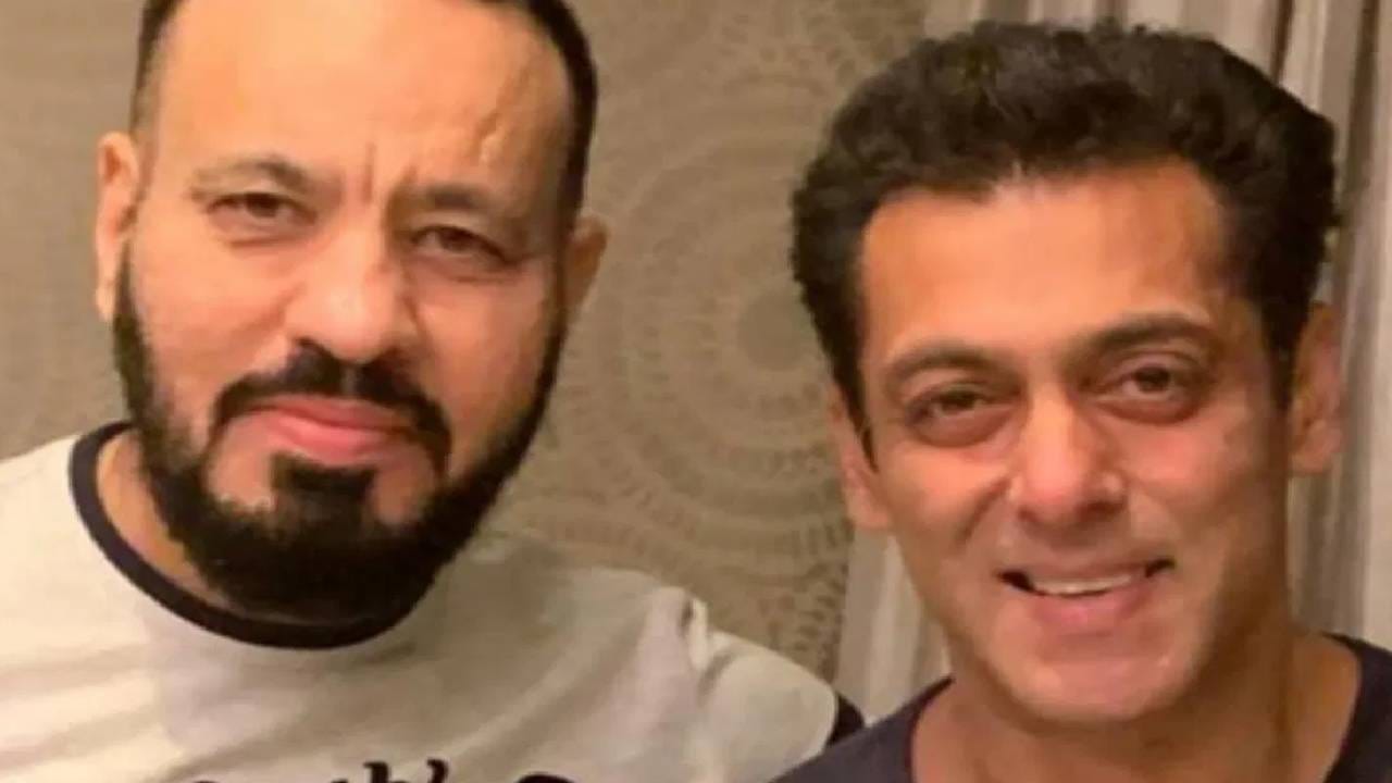 अभिनेता सलमान खान आणि लॉरेन्स बिश्नोई यांच्यातील उघड शत्रुत्व सर्वांनाच माहीत आहे. सलमानच्या घरावर, गॅलेक्सी अपार्टमेंटवर झालेल्या गोळीबारानंतर त्याच्या घराची सेक्युरिटी वाढवण्यात आली. पण सलमान खानकडे नेहमीच त्याचा पर्सनल बॉडीगार्ड असतो. शेरा याने सलमानच्या सुरक्षेची जबाबदारी स्वीकारली आहे. शेरा स्वत:देखील मोठा माणूस असून आता त्याचा मुलगाही इंडस्ट्रीत डेब्यू करण्यासाठी तयार आहे.