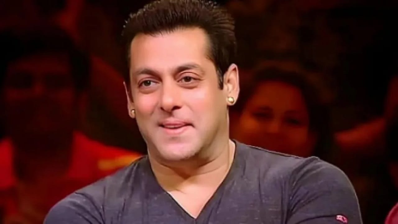 Salman Khan : 'कबरीमध्ये दफन होईल पण..', वयाच्या 60 व्या वर्षी सलमान खानचं मोठं वक्तव्य, चर्चांणा उधाण Salman Khan : 'कबरीमध्ये दफन होईल पण..', वयाच्या 60 व्या वर्षी सलमान खानचं मोठं वक्तव्य, चर्चांणा उधाण