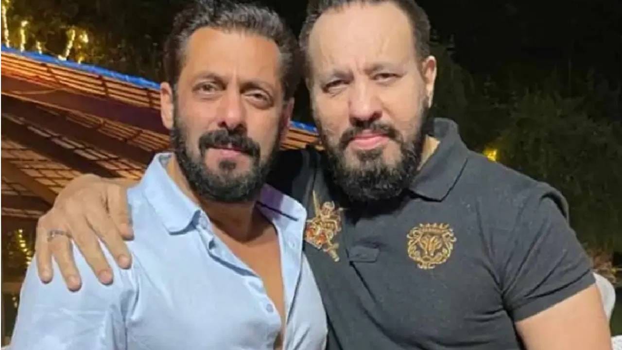 काही वर्षांपूर्वी सलमान खानच्या गॅलेक्सी अपार्टमेंटवर झालेला गोळीबार आणि ऑक्टोबर महिन्यात टायगर श्रॉफवर करण्यात आलेली अंदाधुद फायरिंग यानंतर बॉलिवूड हादरलं असून, स्टार्सची सेक्युरिटी वाढवण्यात आली आहे. फिल्म इंडस्ट्रीमधील 5 मोठ्य़ा स्टारचे बॉडीगार्ड कोण आणि ते किती लोकप्रिय आहेत, घ्या जाणून..