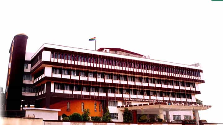 Sangli Bank Election : सुमन पाटलांची निवडणुकीतून माघार, सांगलीच्या राजकारणात चर्चांना उधाण; पडद्यामागे नेमकं काय घडलं? Sangli Bank Election : सुमन पाटलांची निवडणुकीतून माघार, सांगलीच्या राजकारणात चर्चांना उधाण; पडद्यामागे नेमकं काय घडलं?