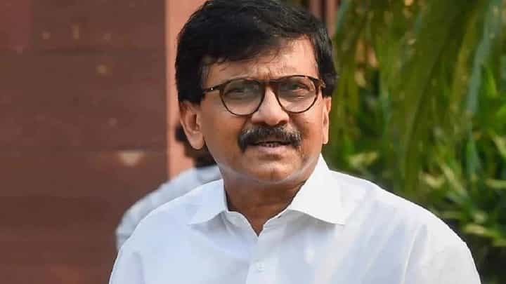 Sanjay Raut : भाडोत्री गुंडांना पोलिसांचा गणवेश अन्... दिल्लीतील आंदोलनावरून संजय राऊतांचा गंभीर आरोप Sanjay Raut : भाडोत्री गुंडांना पोलिसांचा गणवेश अन्... दिल्लीतील आंदोलनावरून संजय राऊतांचा गंभीर आरोप