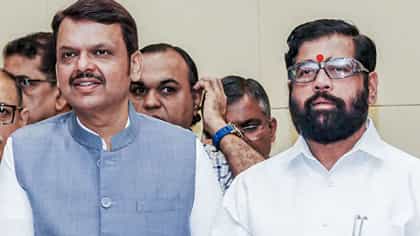 ऐन निवडणुकीत महायुतीत एकमेकांवर कुरघोड्या?.