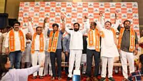 Shivsena : शिवसेनेच्या 6 बंडखोर खासदारांचं भवितव्य आज ठरणार; सुप्रीम कोर्टात महत्त्वाची सुनावणी