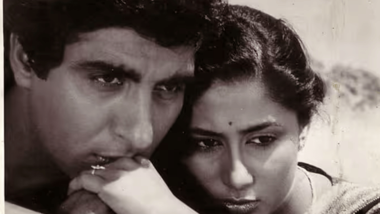 ‘कुली’ चित्रपटाच्या चित्रीकरणावेळी अमिताभ बच्चन यांना गंभीर दुखापत झाली होती. त्याआधी स्मिता यांनी त्यांना फोन केला होता. काहीतरी वाईट घडण्याची भीती त्यांनी व्यक्त केल्याचे सांगितले जाते.