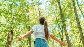 तणावामुळे वैतागलाय? रोजच्या जीवनात करा हे 10 छोटे बदल, मन राहील शांत आणि मूडही होईल चांगला!