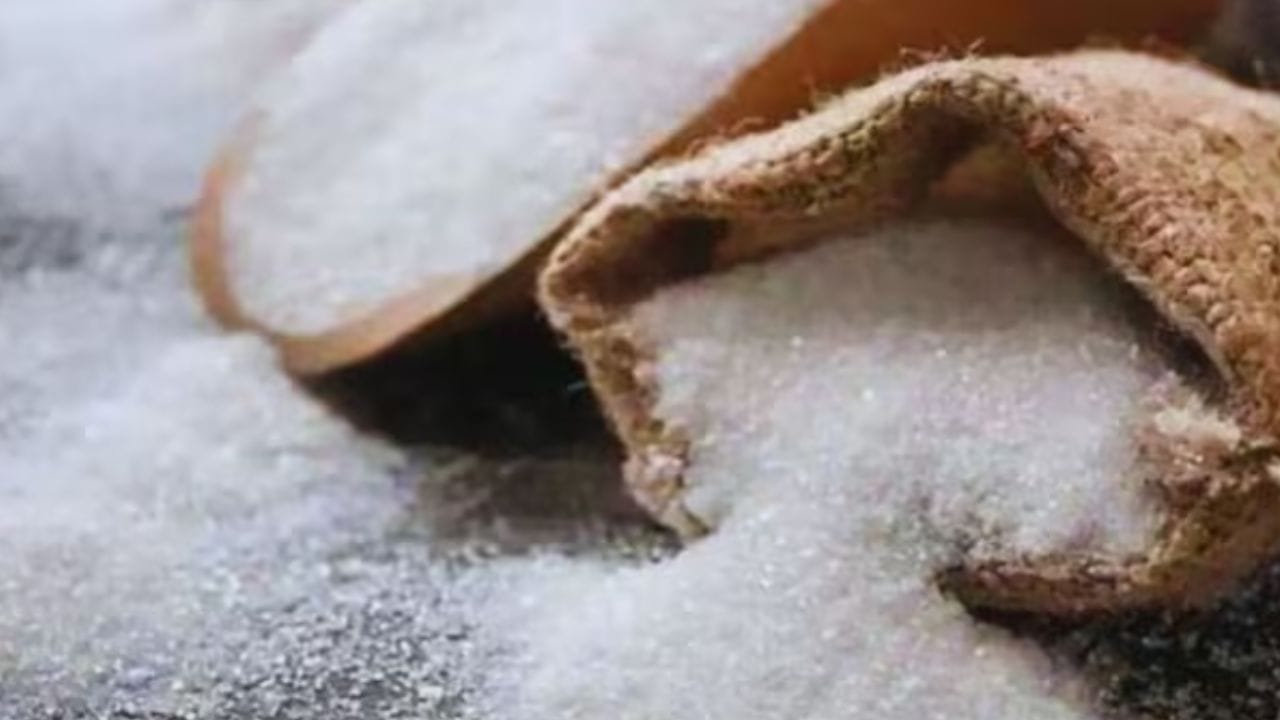 देशातील 36 पैकी 21 राज्य आणि केंद्रशासित प्रदेशांमध्ये साखरेच्या महागाईचा दर 30 टक्क्यापेक्षा जास्त झाला आहे.
