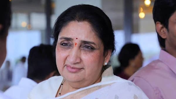 Sunetra Pawar : उपमुख्यमंत्री सुनेत्रा पवार दिल्लीमध्ये NDA मधील नेत्यांच्या भेटी घेणार; भेटीचं कारण अद्याप गुलदस्त्यात