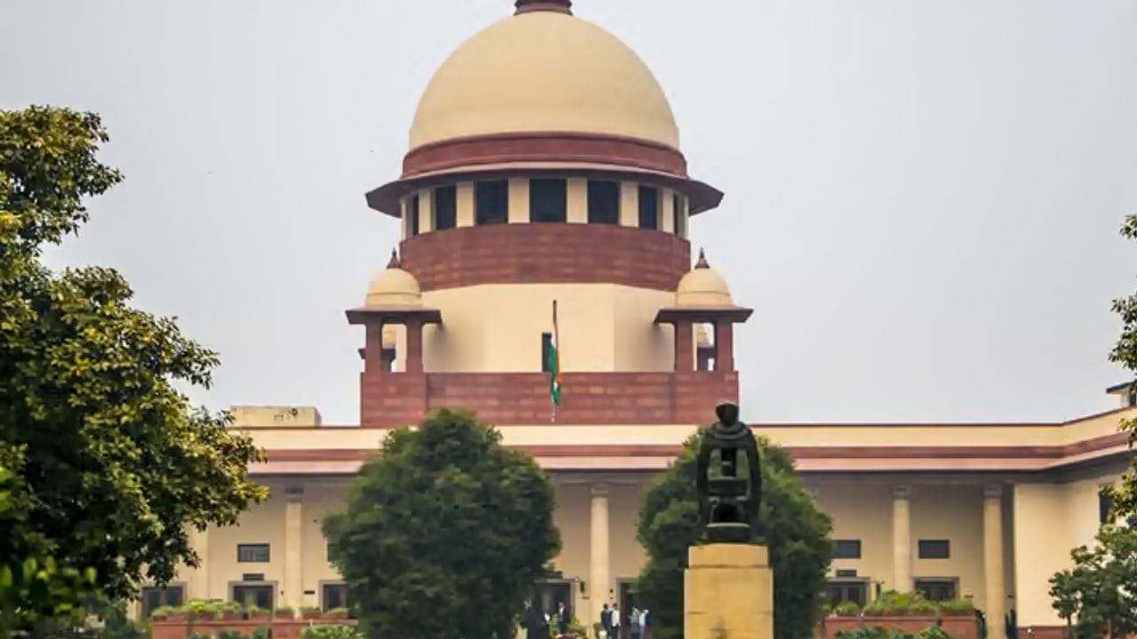 नेता खोटं बोलला की जेलमध्ये गेलाच, मतदारांना मिळाली सुपरपावर, सुप्रीम कोर्टाचा सर्वात मोठा निर्णय नेता खोटं बोलला की जेलमध्ये गेलाच, मतदारांना मिळाली सुपरपावर, सुप्रीम कोर्टाचा सर्वात मोठा निर्णय