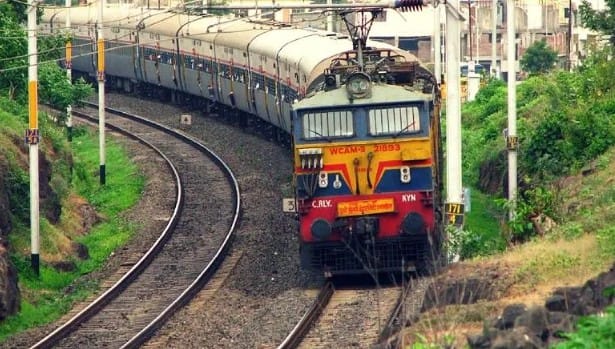 30 ऑक्टोबर रोजी धावणारी संबलपूर ते नांदेड एक्सप्रेसची नियोजित फेरी रद्द करण्यात आली आहे. प्रवाशांनी या बदलांची नोंद घेऊनच प्रवासाचे नियोजन करन्याच रेल्वे प्रशासनाने आवाहन केले आहे.