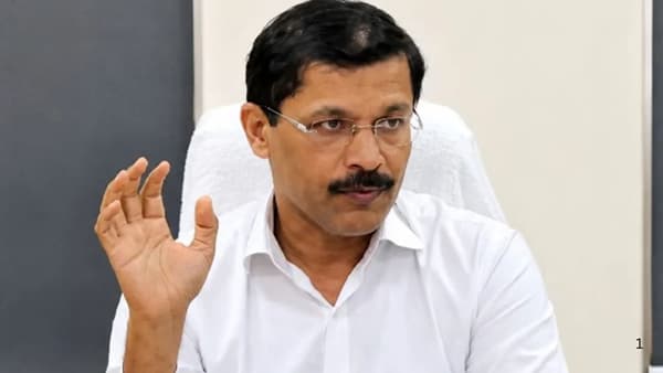 तुकाराम मुंढे यांचा कारवाईचा धडाका सुरुच आहे. नाशिकमध्ये अन्न व औषध प्रशासनाने मोठी कारवाई केली आहे. सातपूर येथील पंकज ऑईल मिलवर धडक कारवाई करण्यात आली आहे.