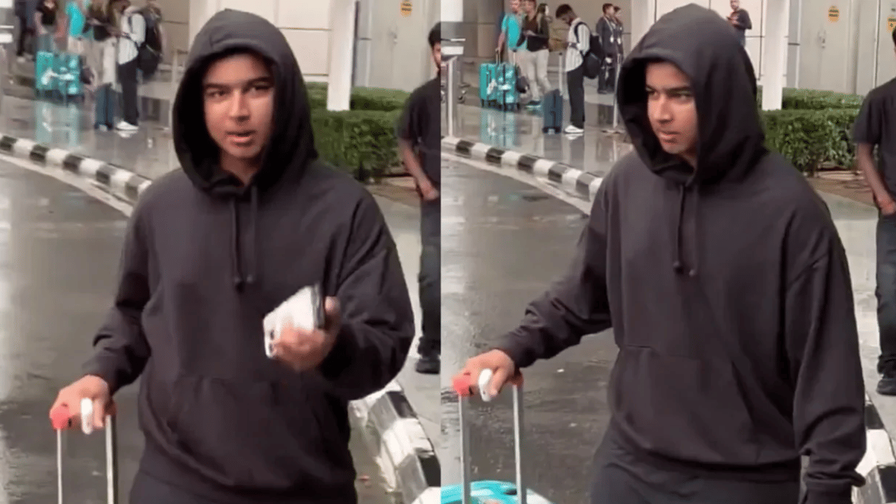 Vaibhav Sooryavanshi: अरे रिलच्या नादात...वैभव सूर्यवंशीला राग अनावर, दिल्ली एअरपोर्टवरचा Video Viral Vaibhav Sooryavanshi: अरे रिलच्या नादात...वैभव सूर्यवंशीला राग अनावर, दिल्ली एअरपोर्टवरचा Video Viral